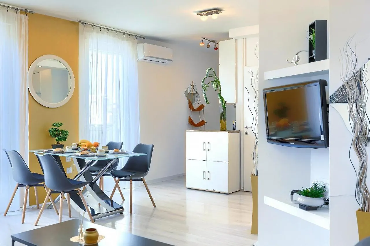 Seny Gold Apartment Pula 0*,