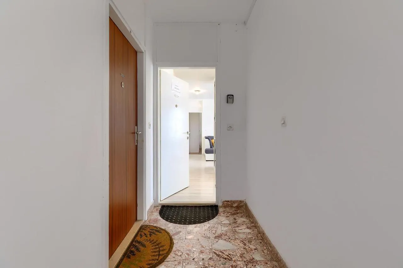 Seny Gold Apartment Pula